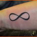 Unglaublich Kleine Tattoos Unendlich Zeichen